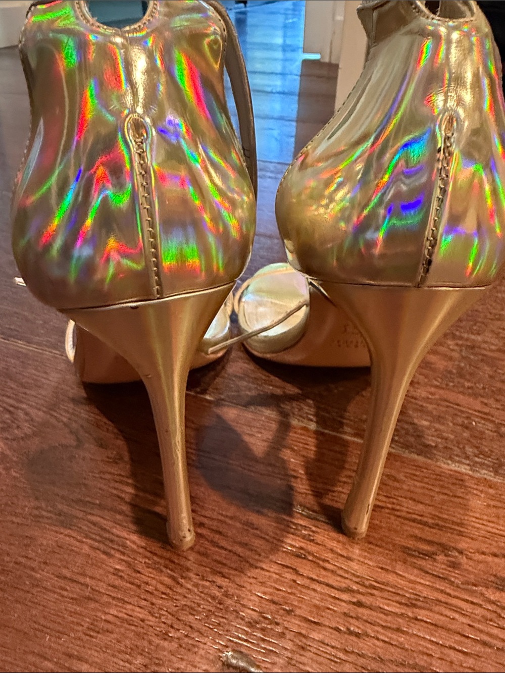 Stuart Weitzman Holographic Gold Strappy Stiletto Heels Size 8 1/2 - Picture 3 of 6